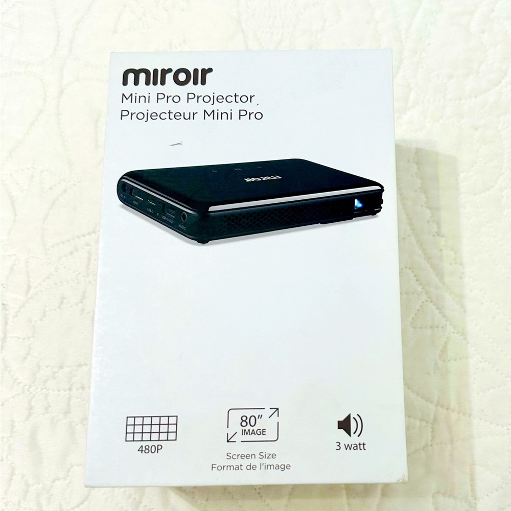 Miroir M190 Mini Projector, Battery-Powered, 1080p, USB - C Video & Charge